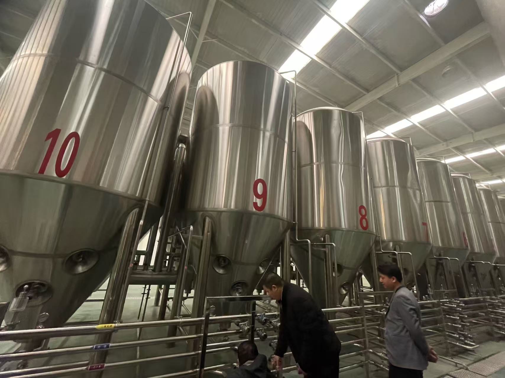 西藏精酿啤酒设备厂—平面布置、设备设计、制造、调试、培训等一条龙服务